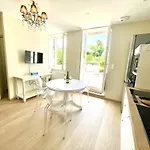 Maison Cornat, Numero 3, La Terrasse * Valognes