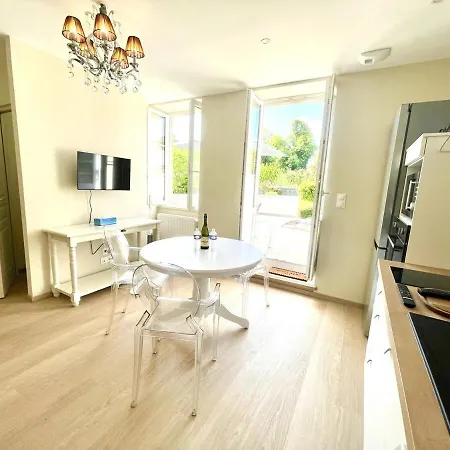 Maison Cornat, Numéro 3, Plein Centre * Valognes